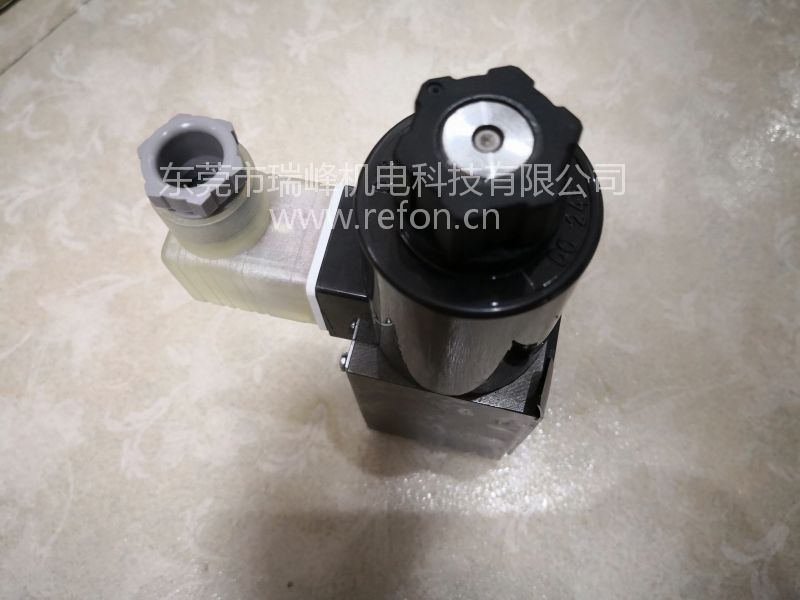 NACHI电磁阀SNH-G01-HQ-GMR-D2-11线圈实物图