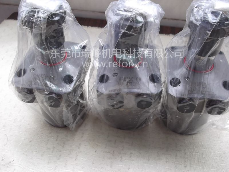 KOSMEK考世美旋转下压油缸LHA0650-CR包装图